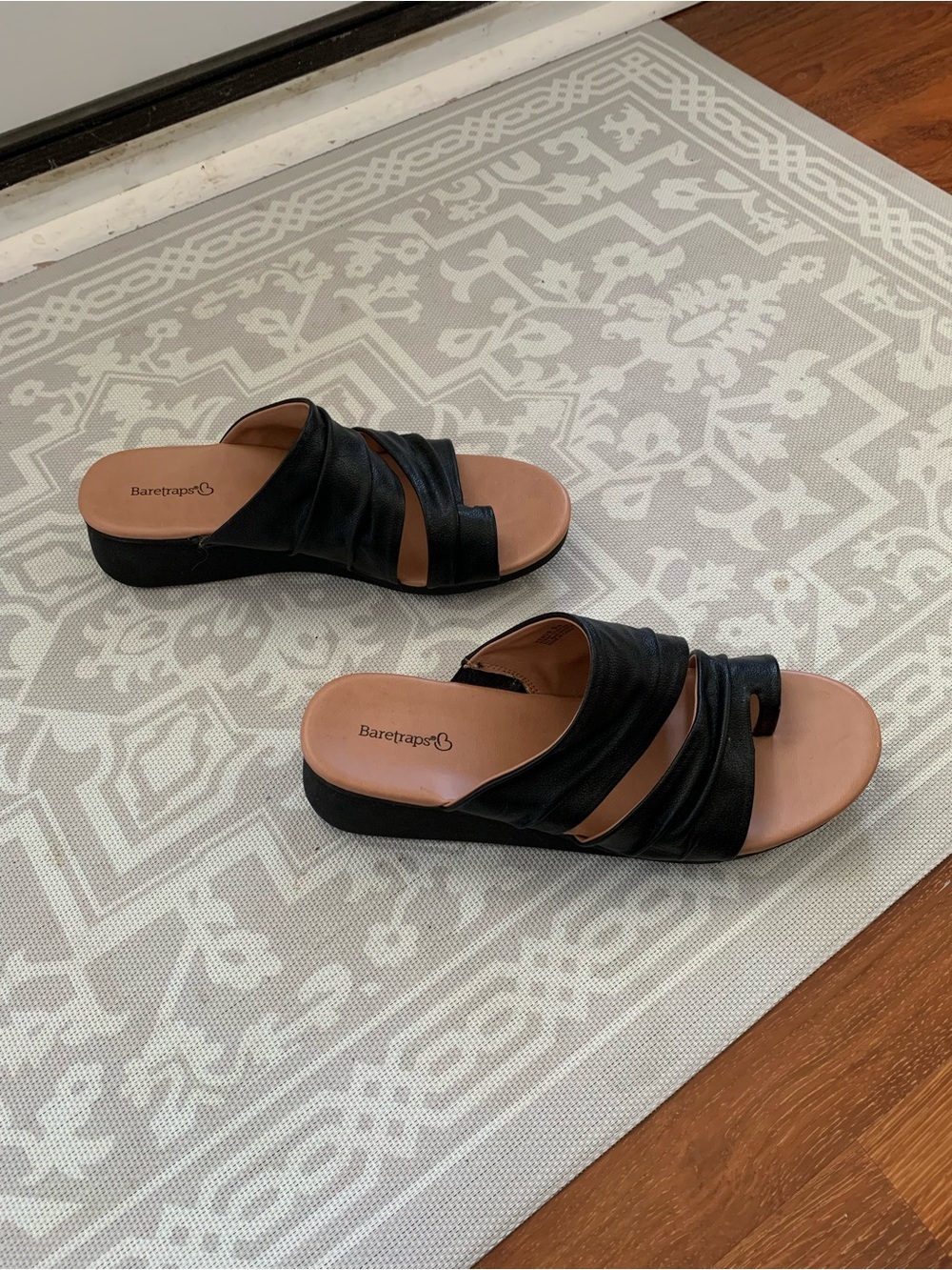BARETRAPS Venus Slide Sandal Women's Size 9 Black Comfort Cushioned Summer - Picture 3 of 5